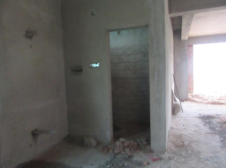 2121204030-2) Li id 411 - First Floor Commercial Space Bathroom .JPG